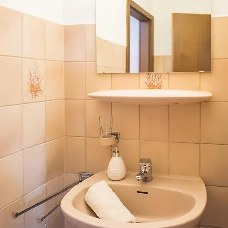 Winzerhof Keller Apartment *